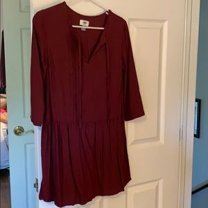 Women’s maroon dress